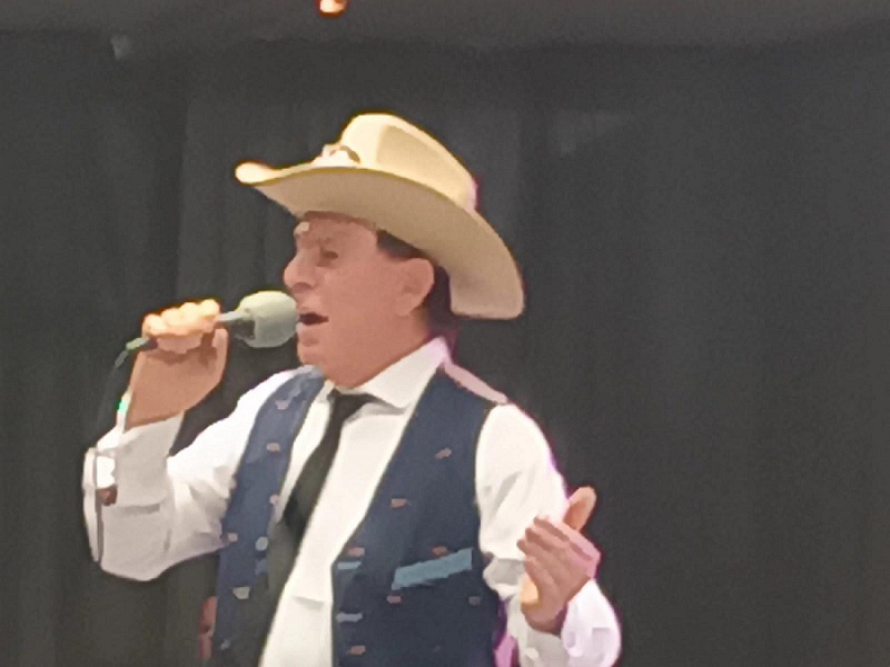 Dieter Dornig 800x600.jpg